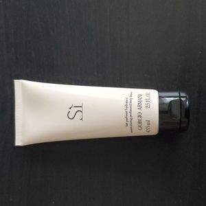 Giorgio Armani Si Moisturising perfumed body lotion
